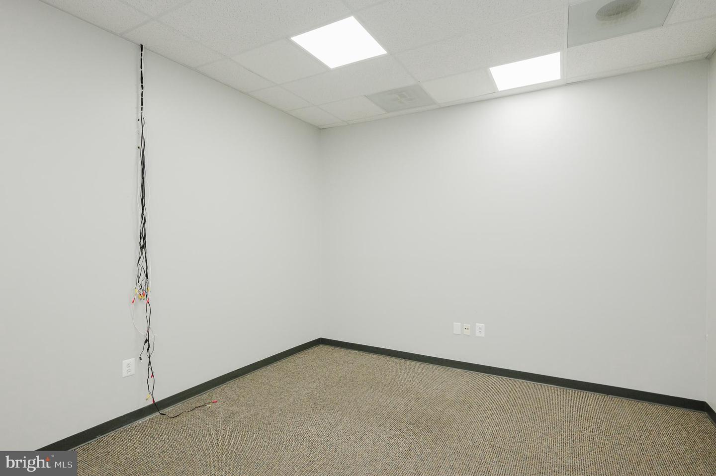 136 S Philadelphia Blvd #unit D Property Photo 13