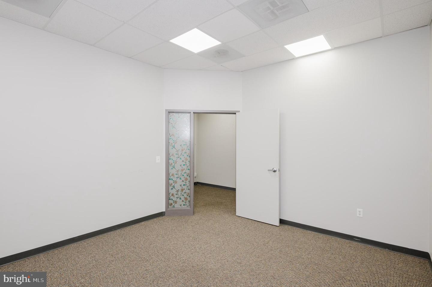 136 S Philadelphia Blvd #unit D Property Photo 14