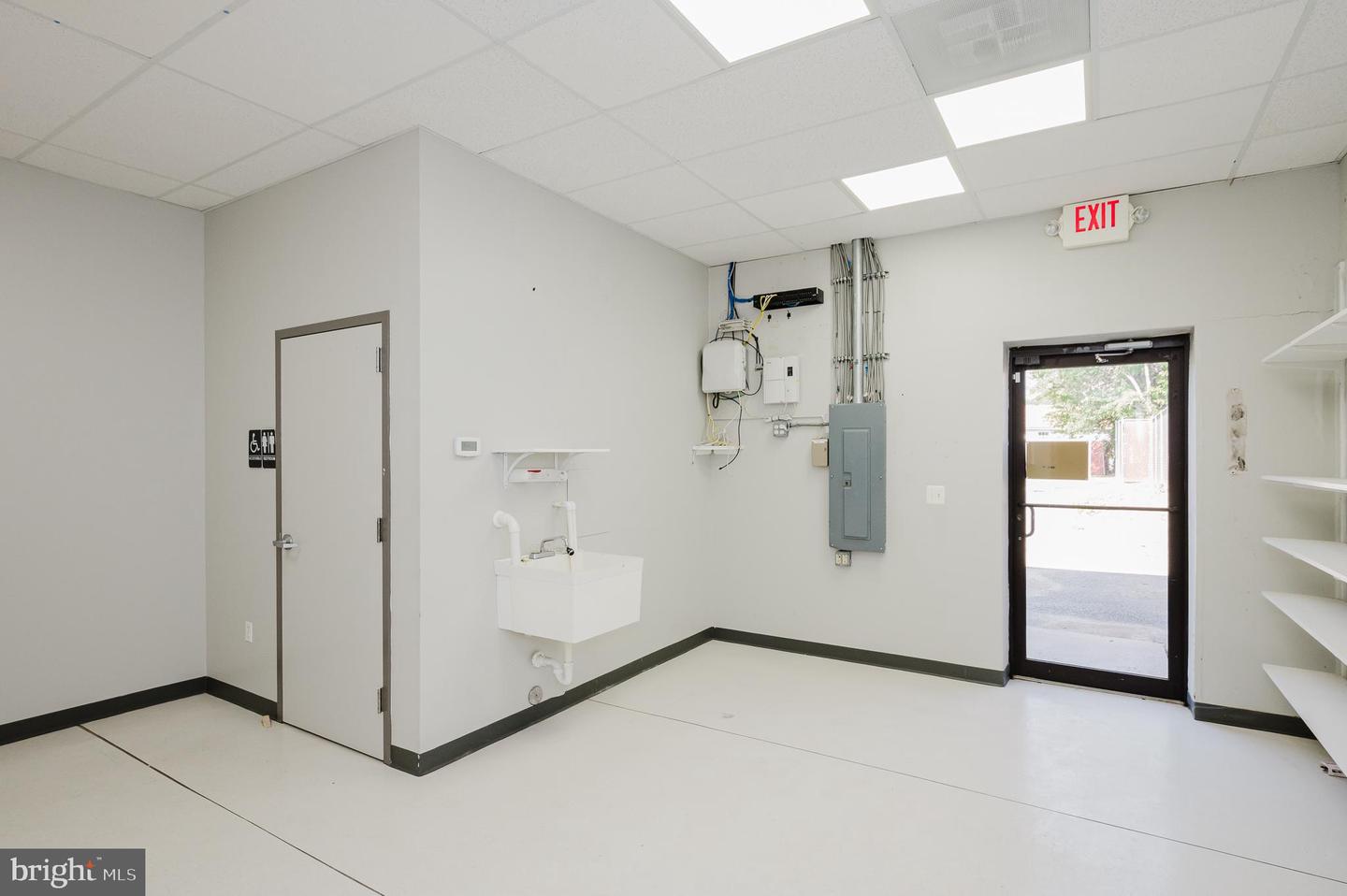 136 S Philadelphia Blvd #unit D Property Photo 15