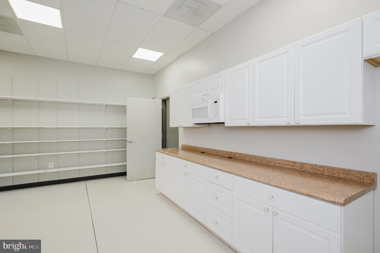136 S Philadelphia Blvd #unit D Property Photo 17