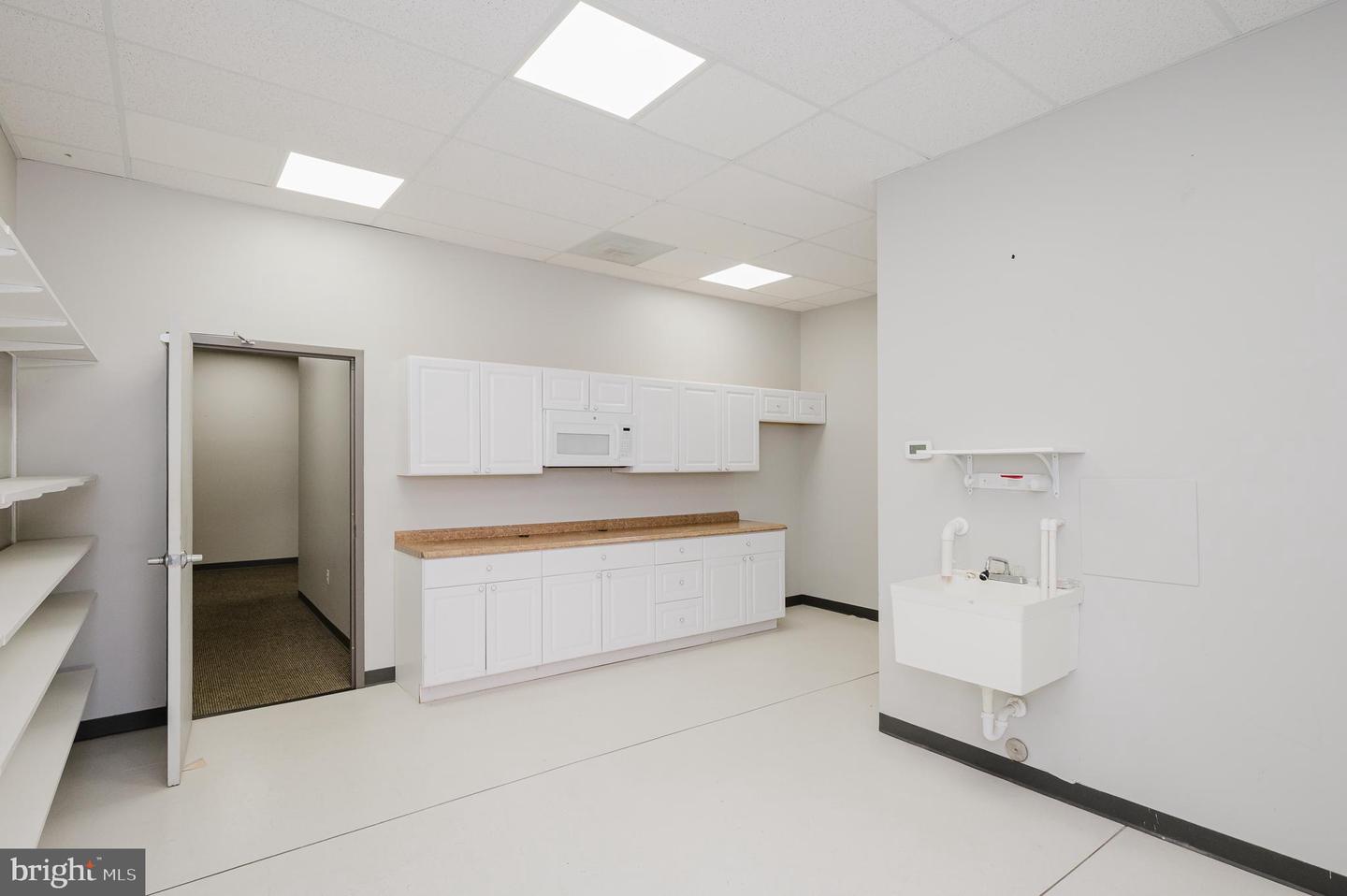 136 S Philadelphia Blvd #unit D Property Photo 19