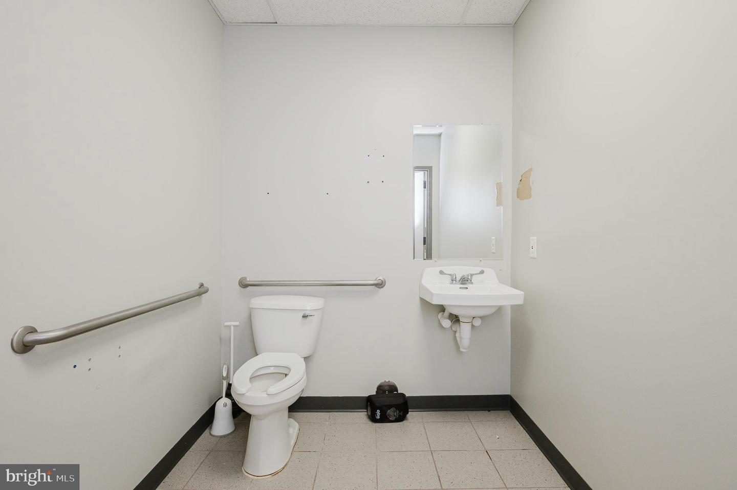 136 S Philadelphia Blvd #unit D Property Photo 20