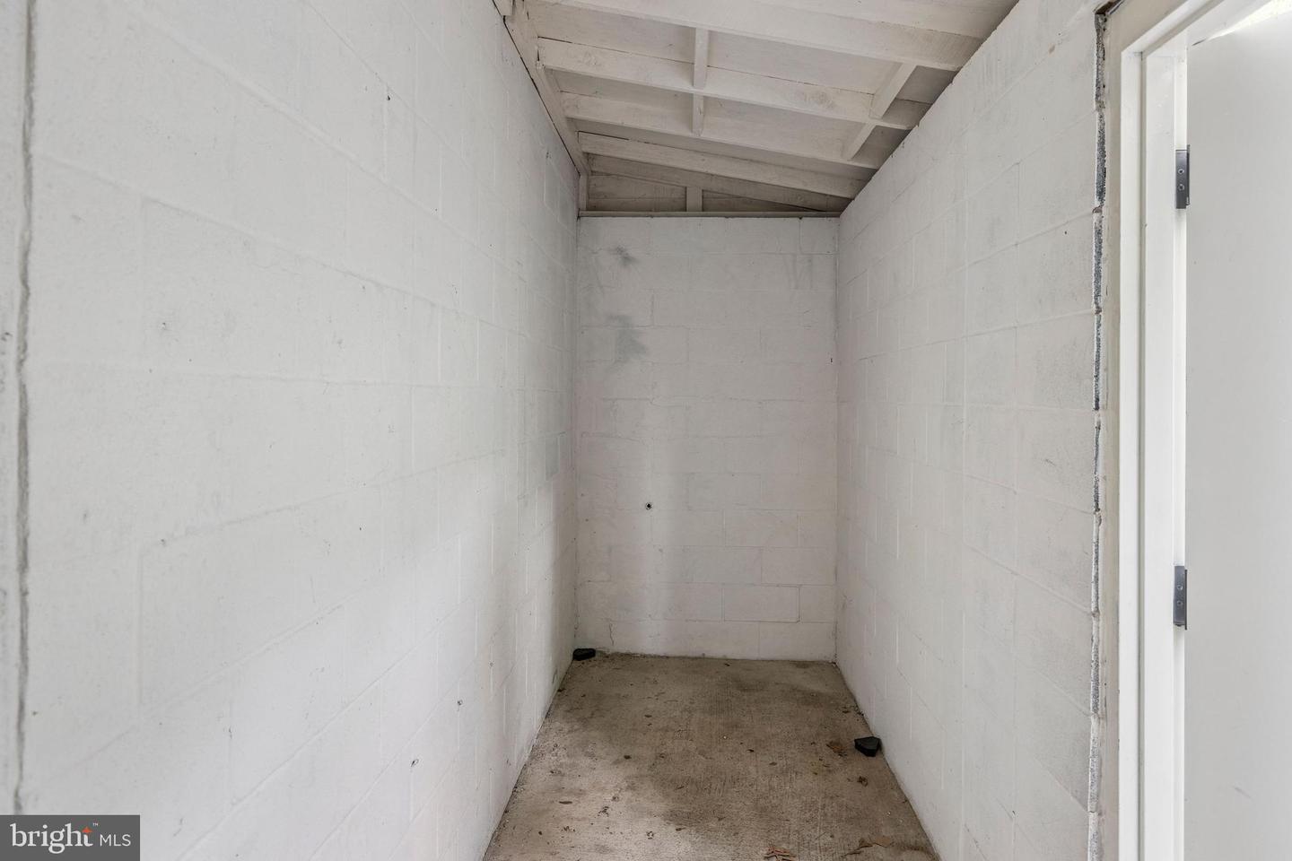 102 N Rogers St Property Photo 56