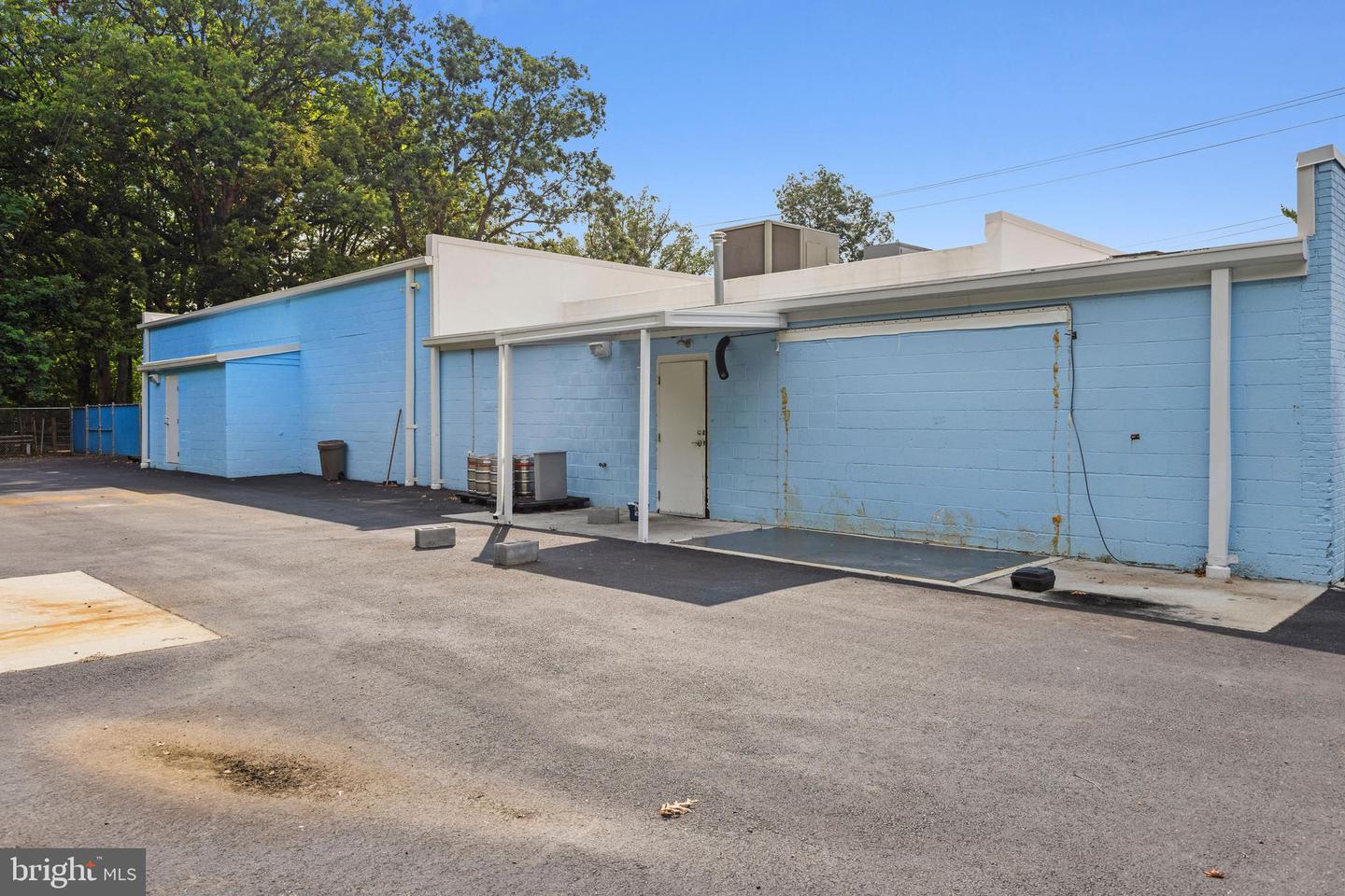 102 N Rogers St Property Photo 57