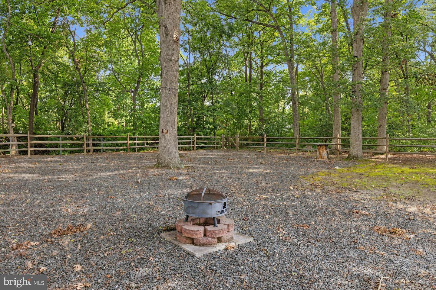 102 N Rogers St Property Photo 71