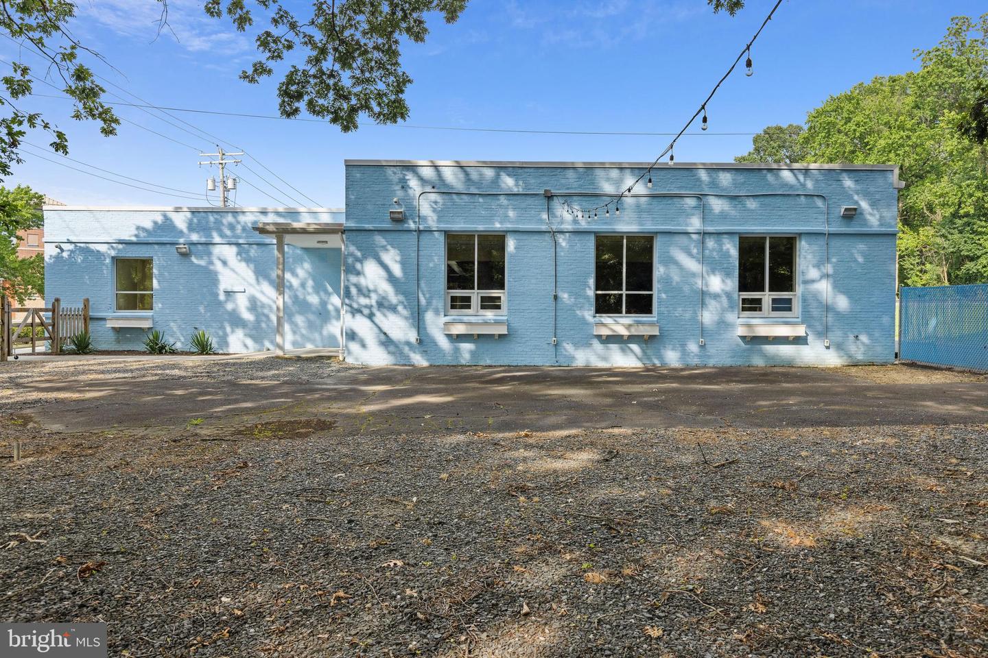 102 N Rogers St Property Photo 73