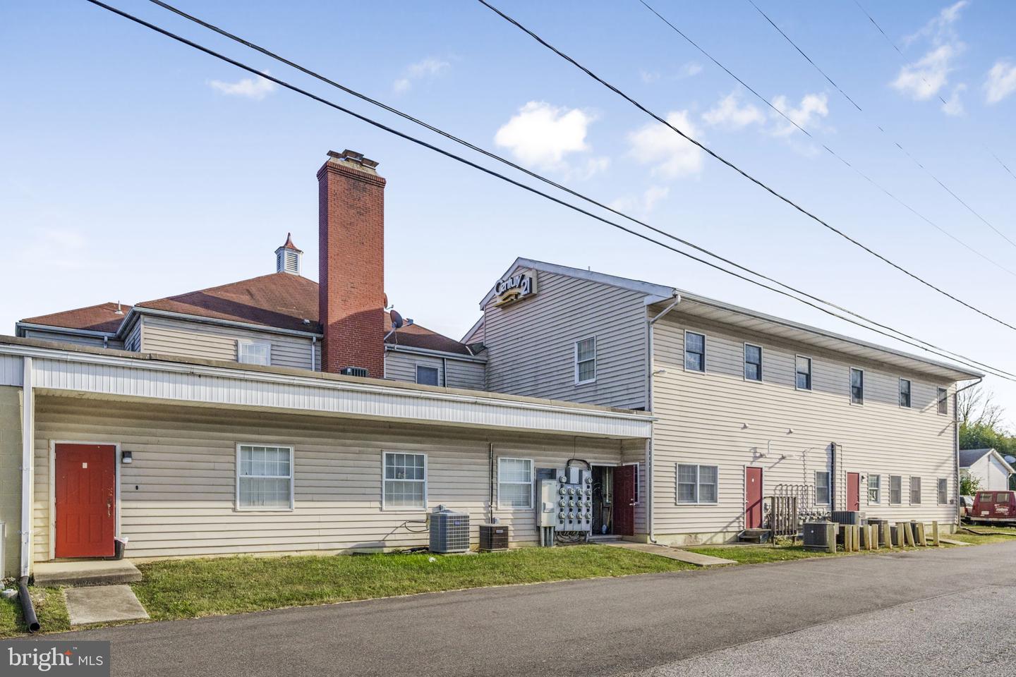200 N Philadelphia Blvd Property Photo 2