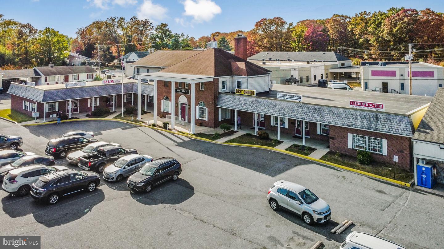 200 N Philadelphia Blvd Property Photo 4
