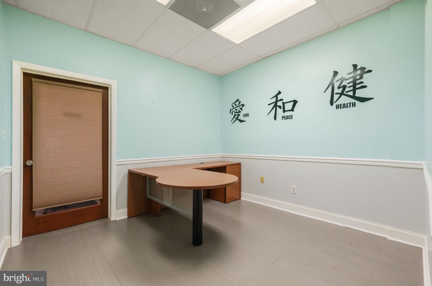 200 N Philadelphia Blvd Property Photo 15