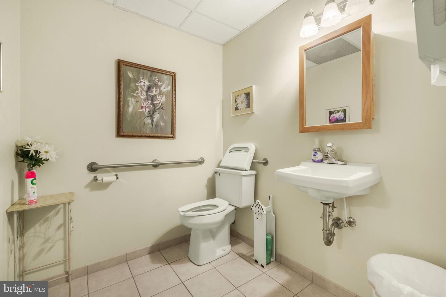 200 N Philadelphia Blvd Property Photo 17