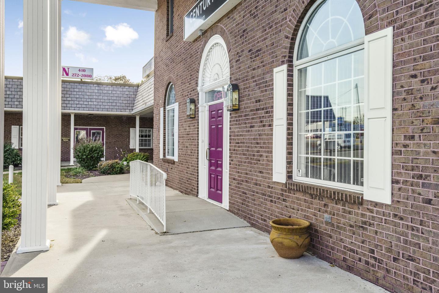 200 N Philadelphia Blvd Property Photo 23