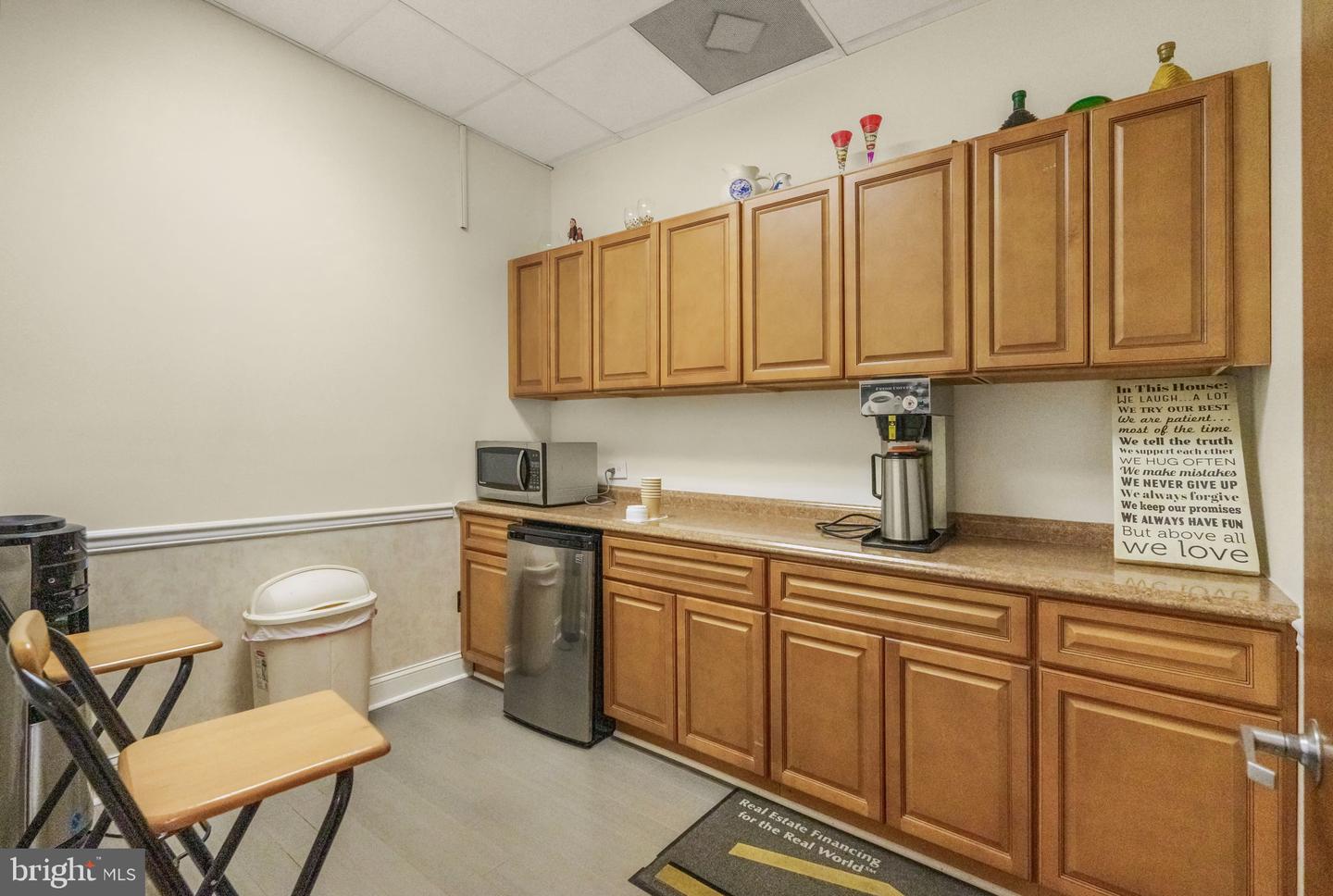200 N Philadelphia Blvd Property Photo 26
