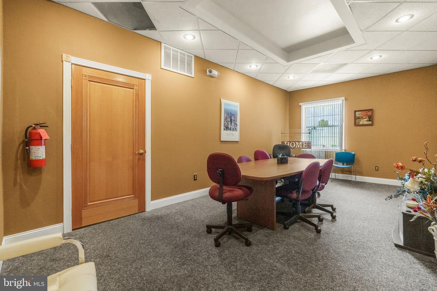 200 N Philadelphia Blvd Property Photo 29