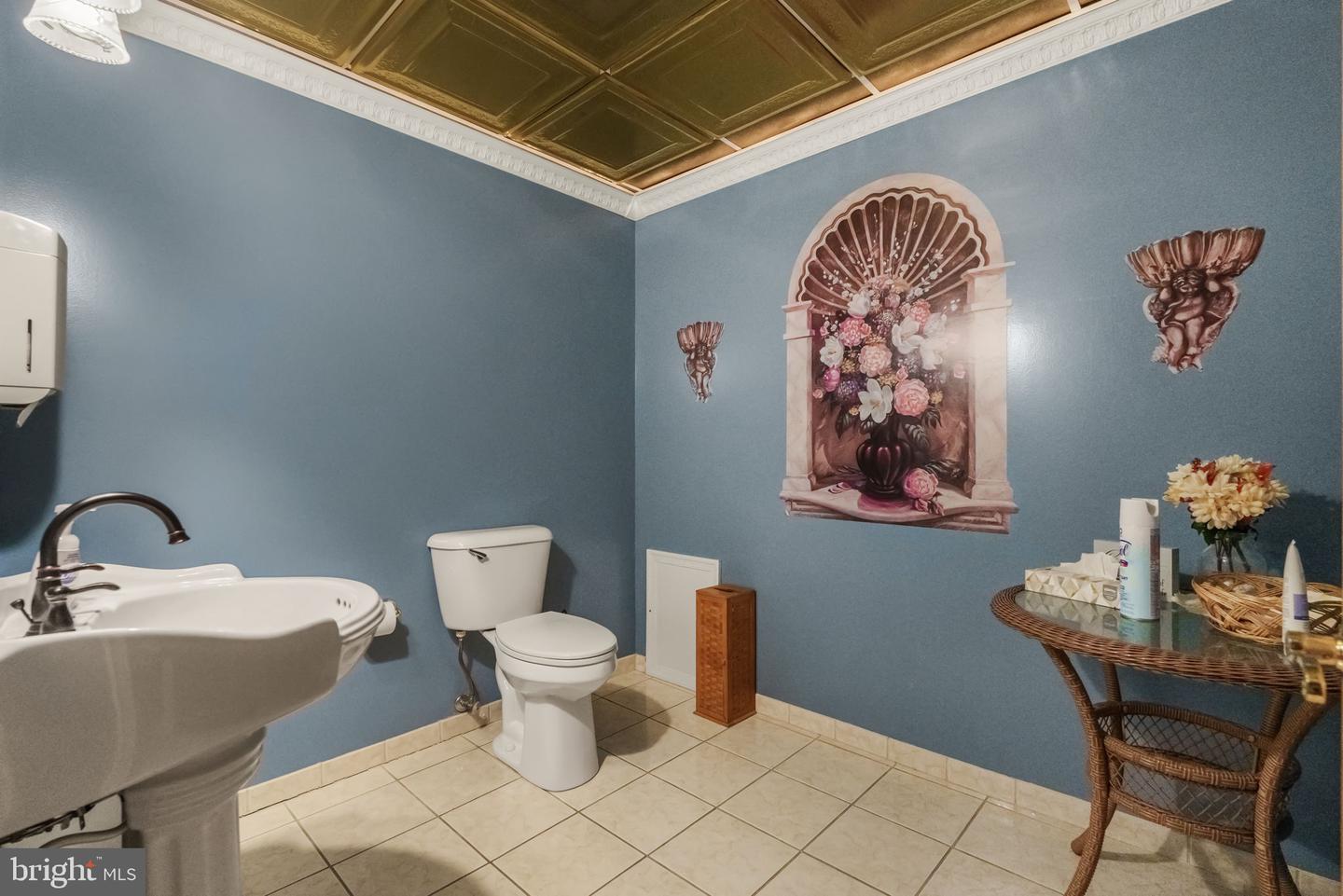 200 N Philadelphia Blvd Property Photo 49