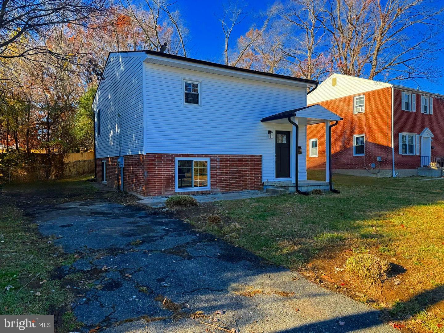 648 S Rogers St Property Photo 3