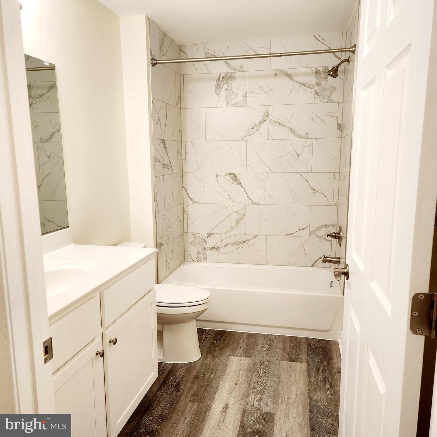 1311-c Sheridan Pl #105 Property Photo 11