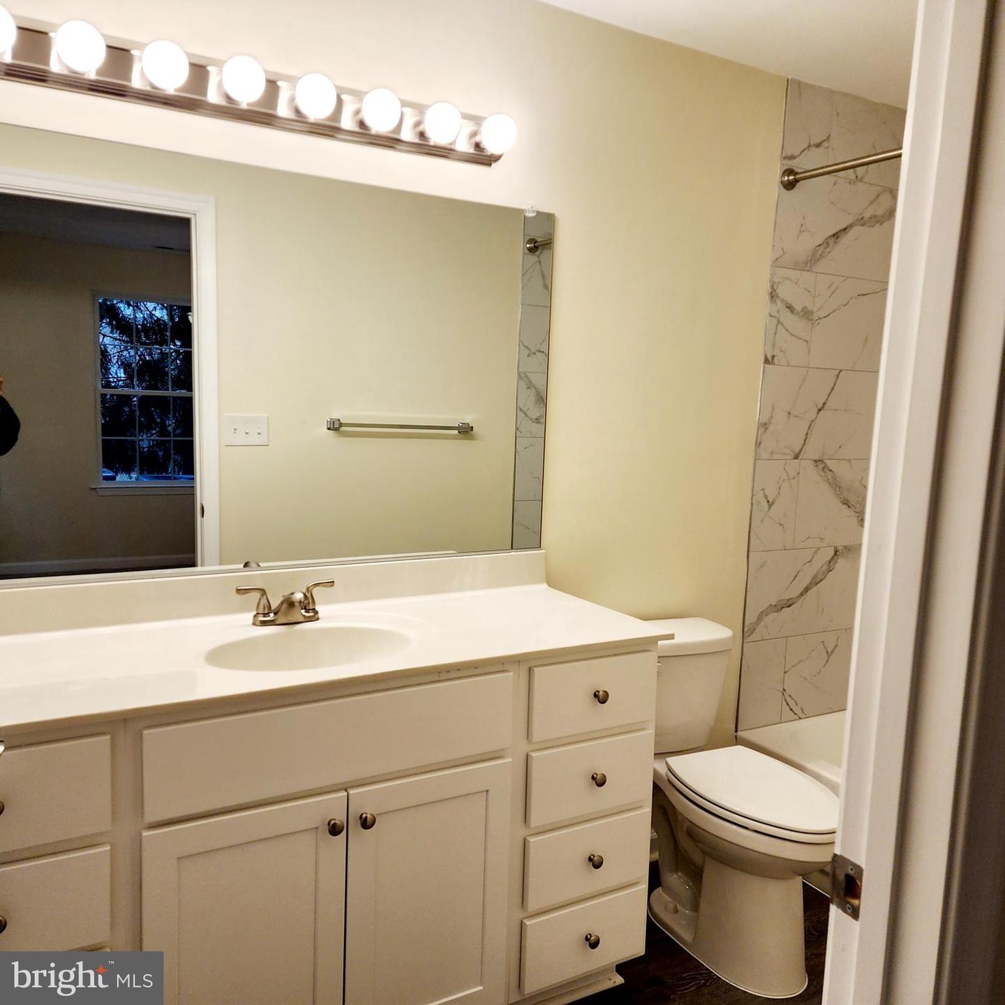 1311-c Sheridan Pl #105 Property Photo 15