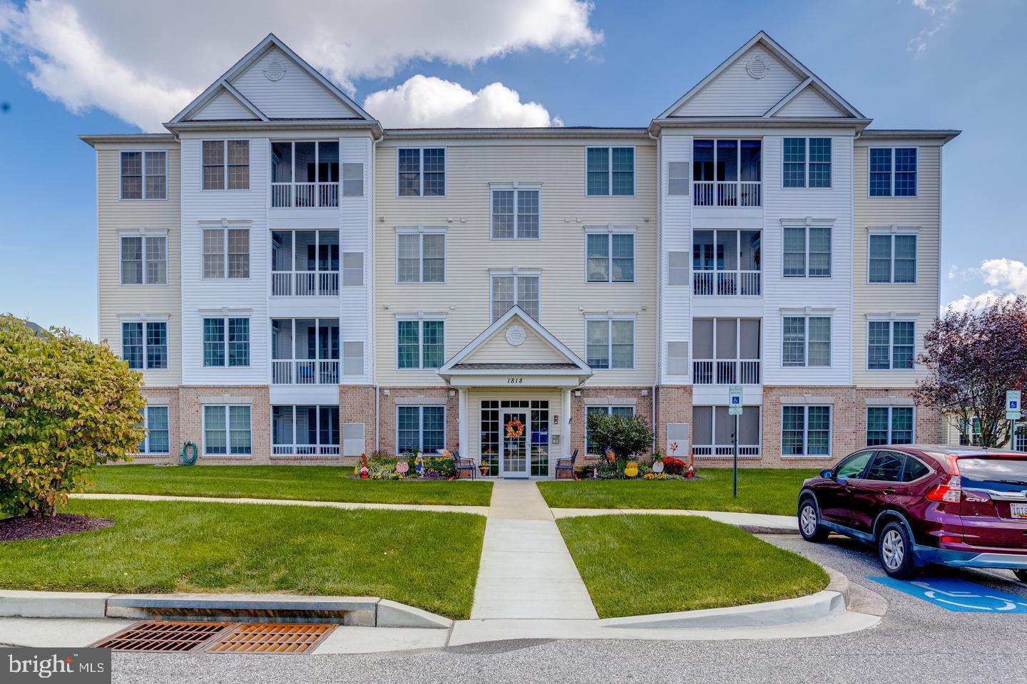 1818 Selvin Dr #402 Property Photo 1