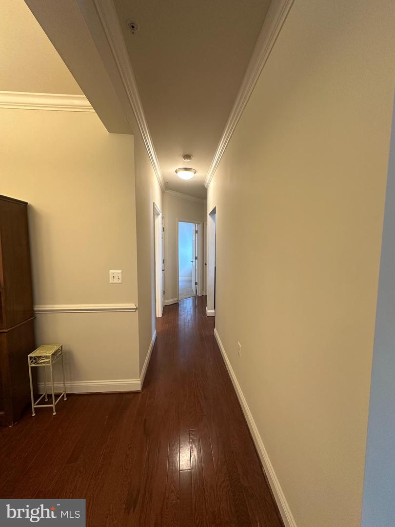 1818 Selvin Dr #402 Property Photo 7