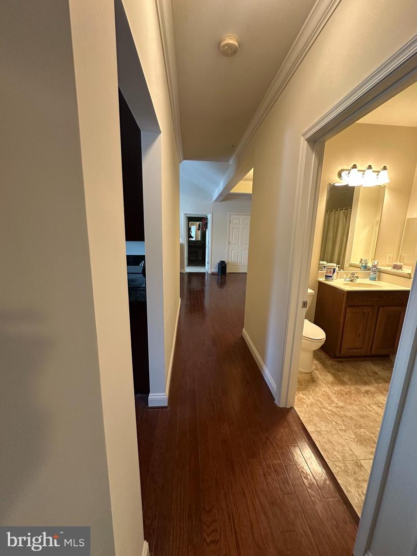 1818 Selvin Dr #402 Property Photo 10