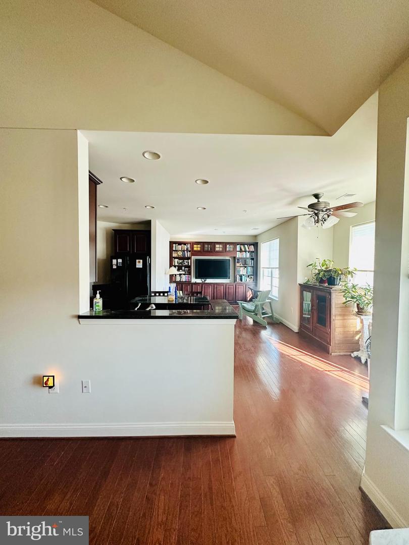 1818 Selvin Dr #402 Property Photo 11