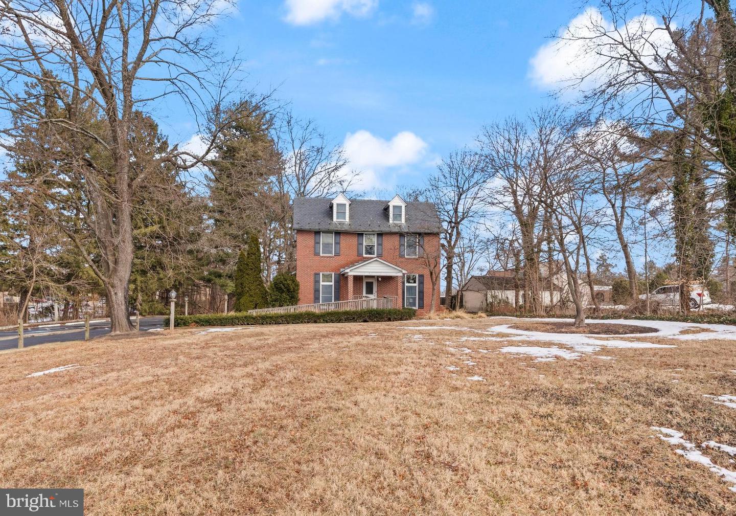 837 S Main St Property Photo 1