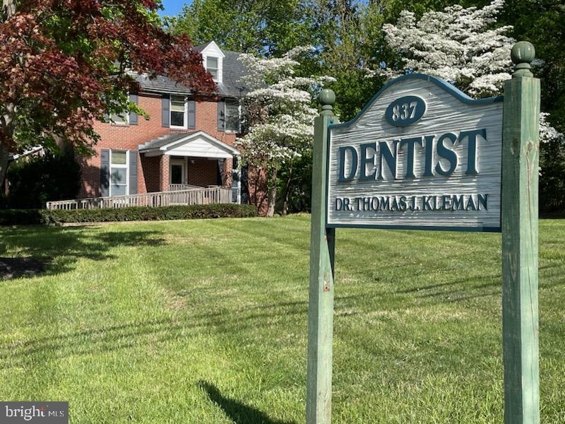 837 S Main St Property Photo 2