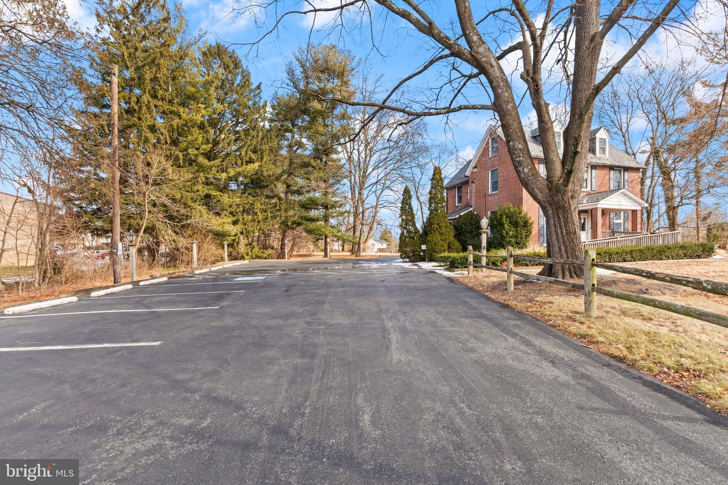 837 S Main St Property Photo 3