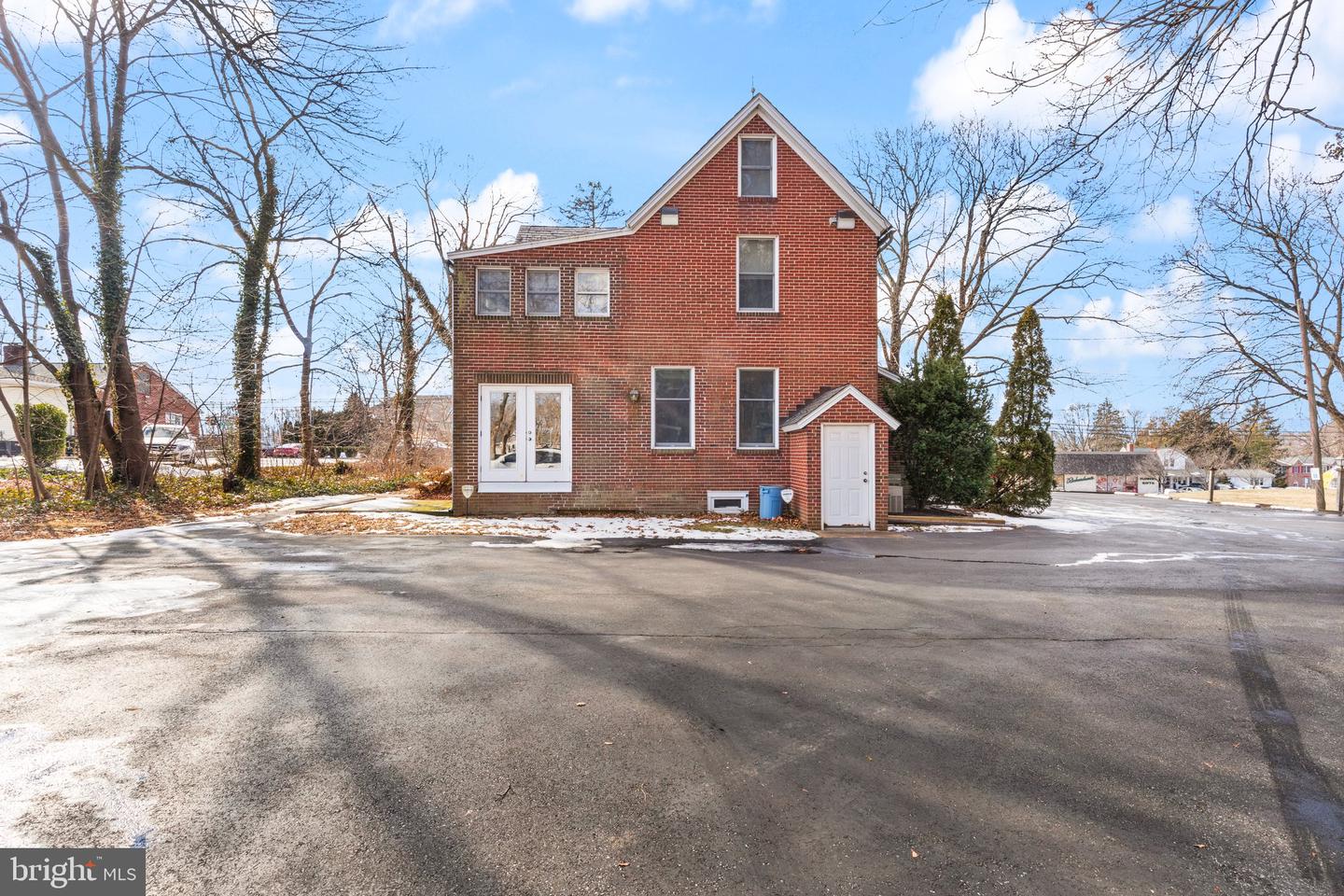 837 S Main St Property Photo 6