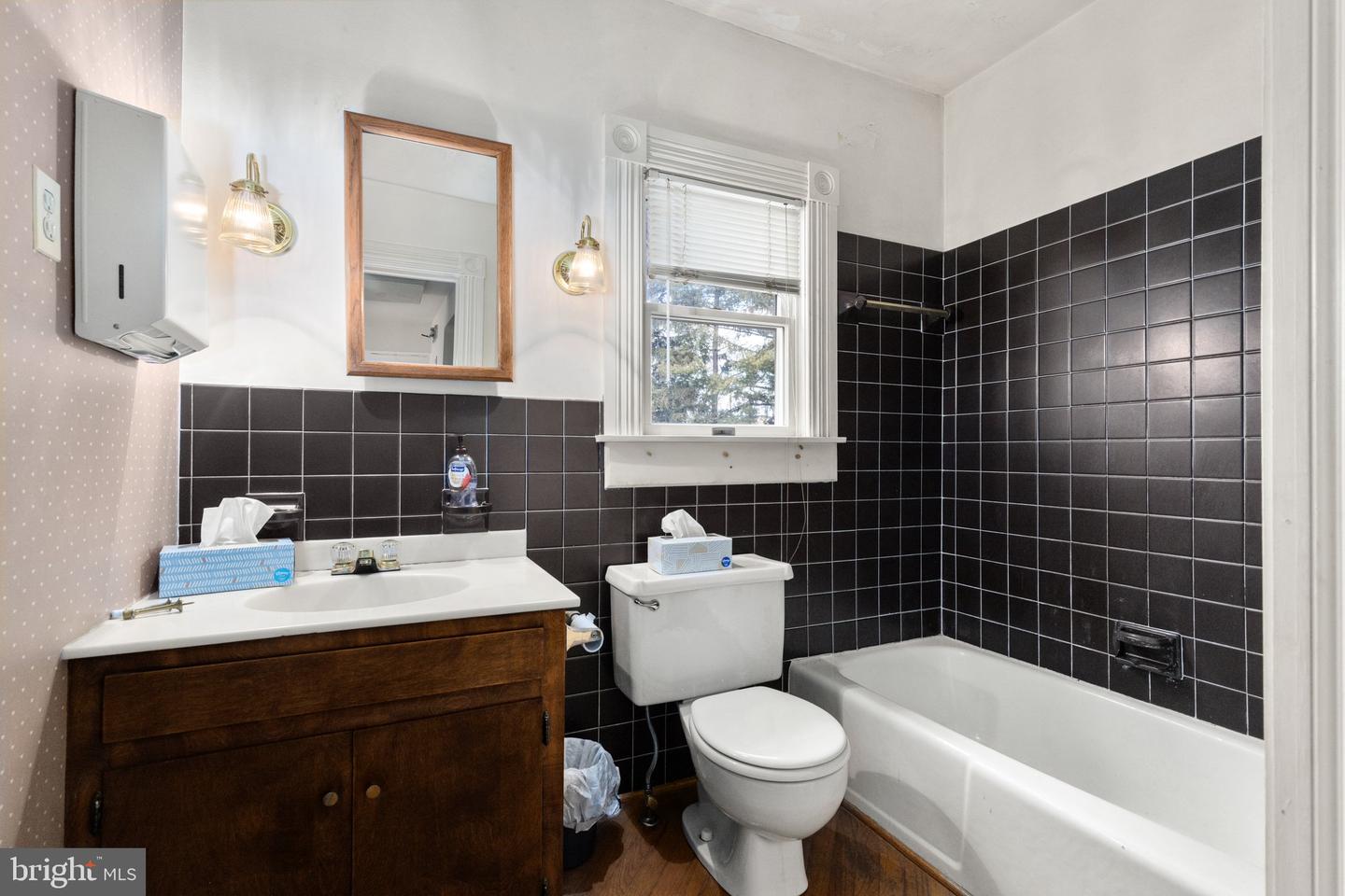 837 S Main St Property Photo 18