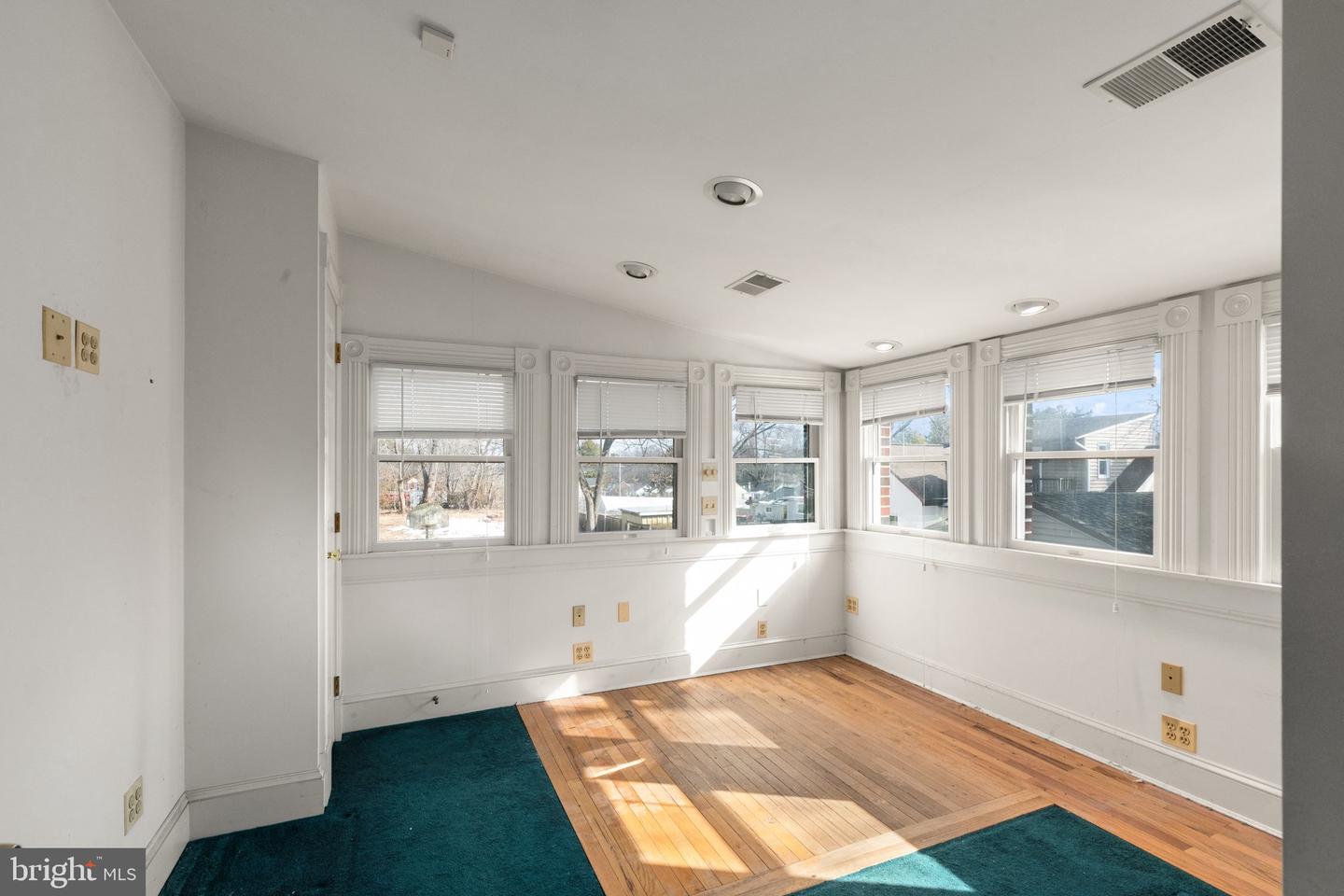 837 S Main St Property Photo 19