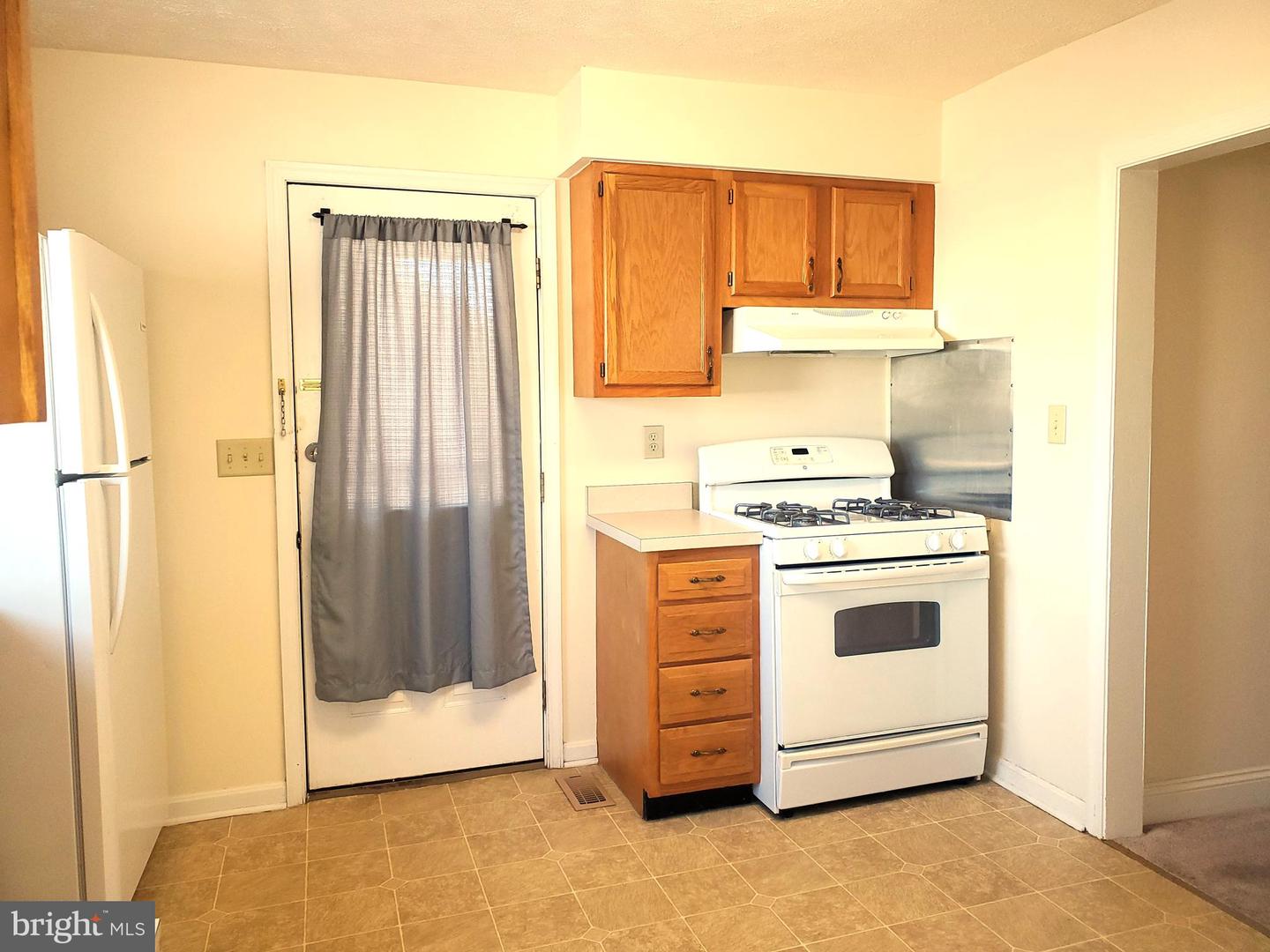 913 Warren St Property Photo 30