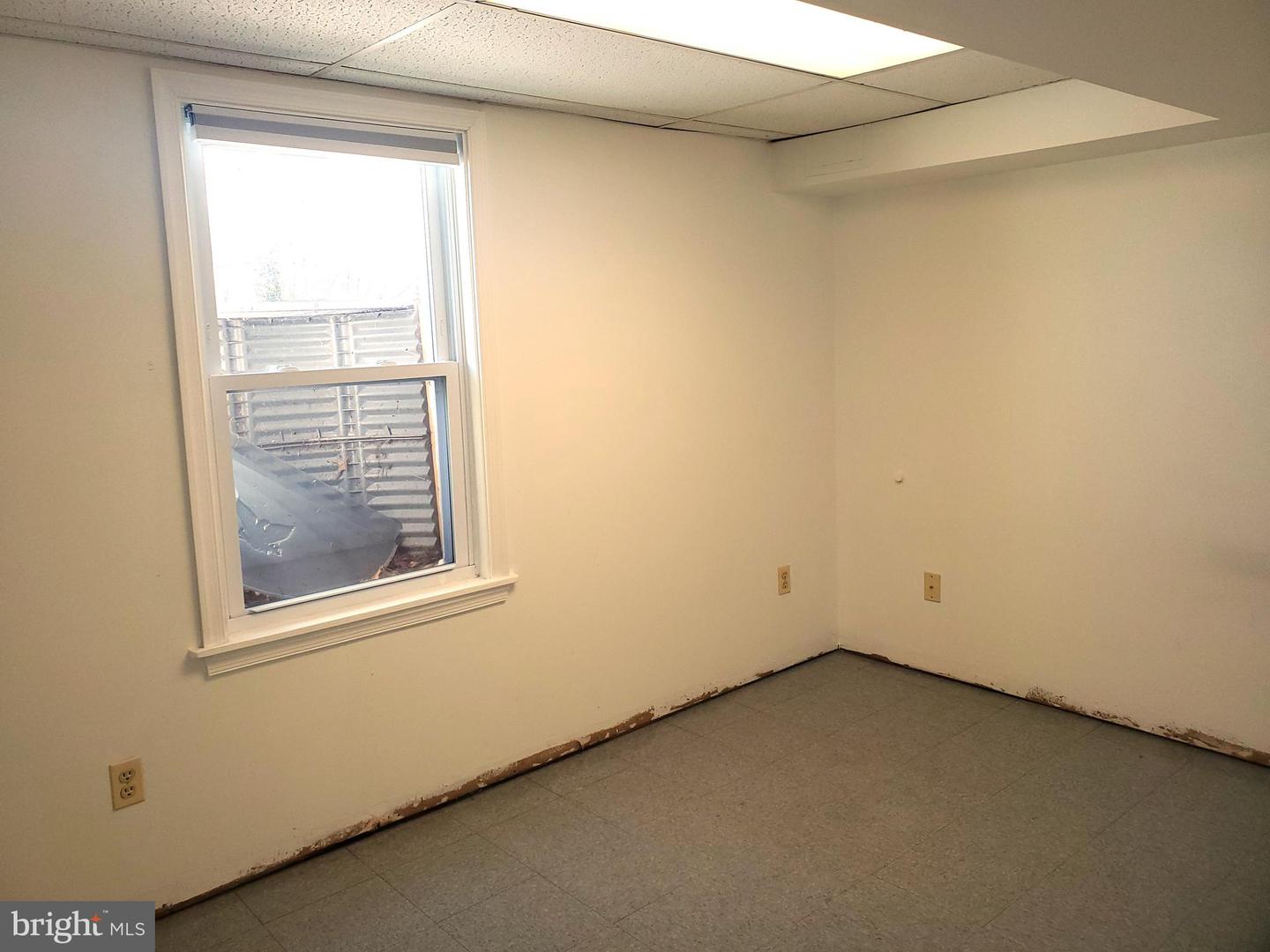 913 Warren St Property Photo 32