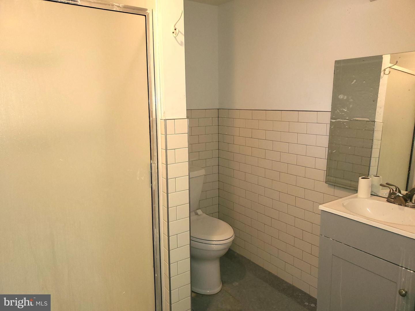 913 Warren St Property Photo 36
