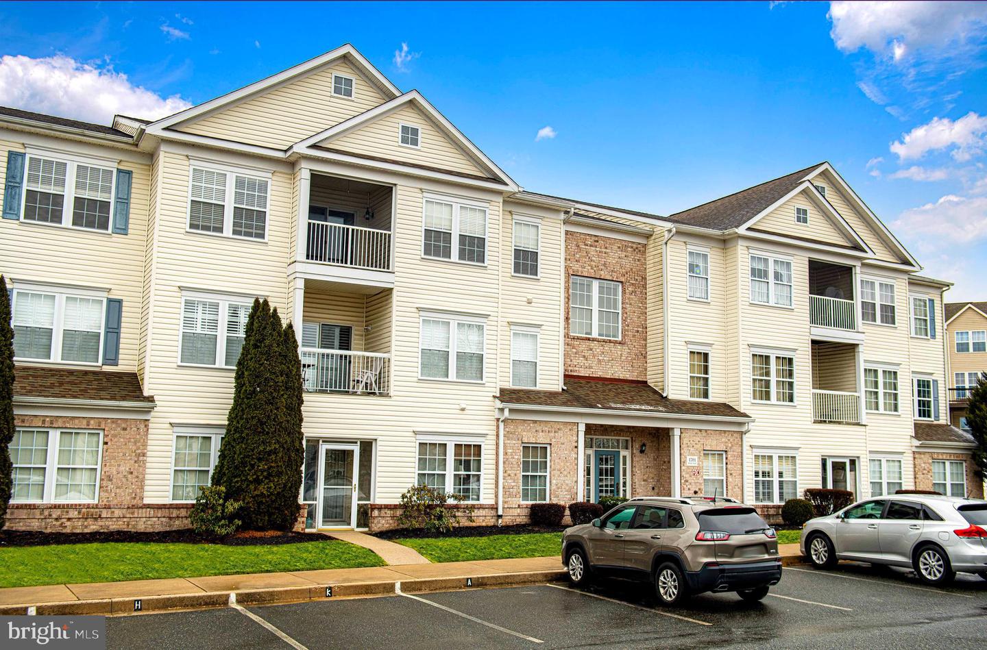 1701 Rich Way #f Property Photo