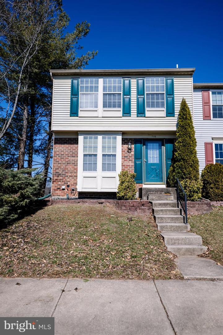 244 Lodgecliffe Ct Property Photo