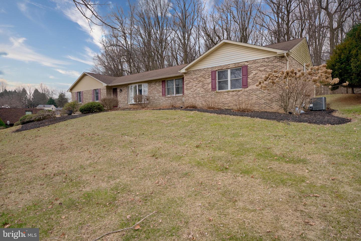 2026 Fallsgrove Way Property Photo