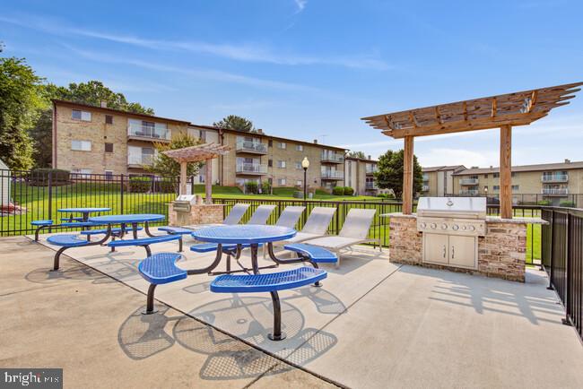 715 Country Village Dr #3b Property Photo 11