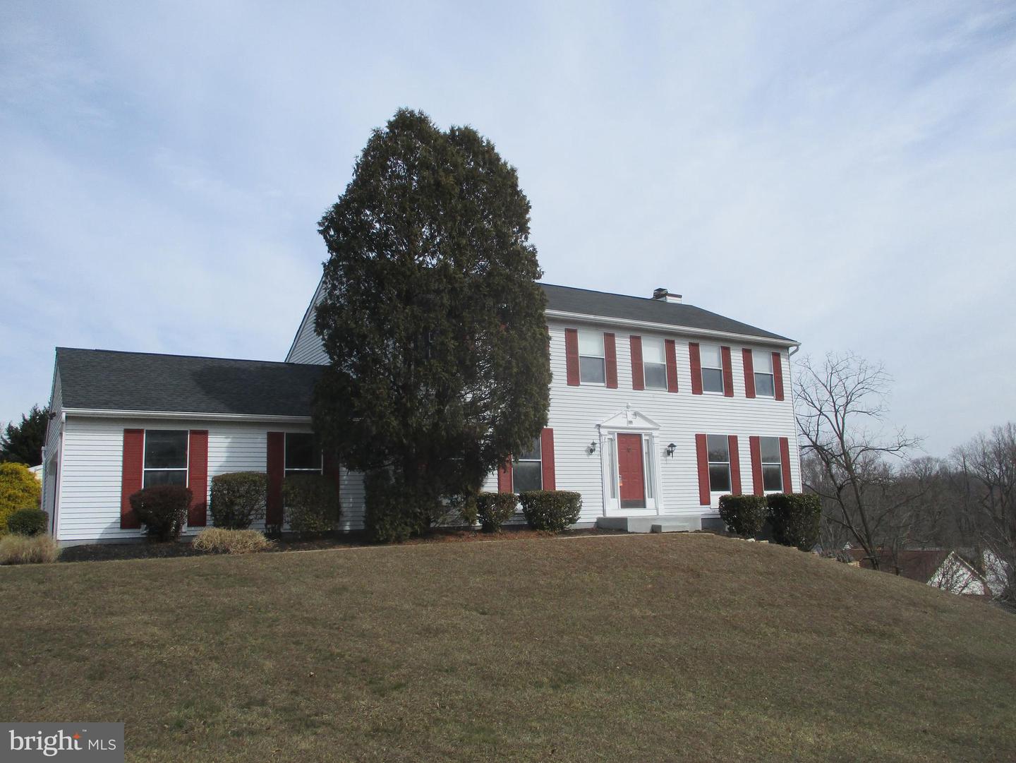 2423 Parliament Dr Property Photo