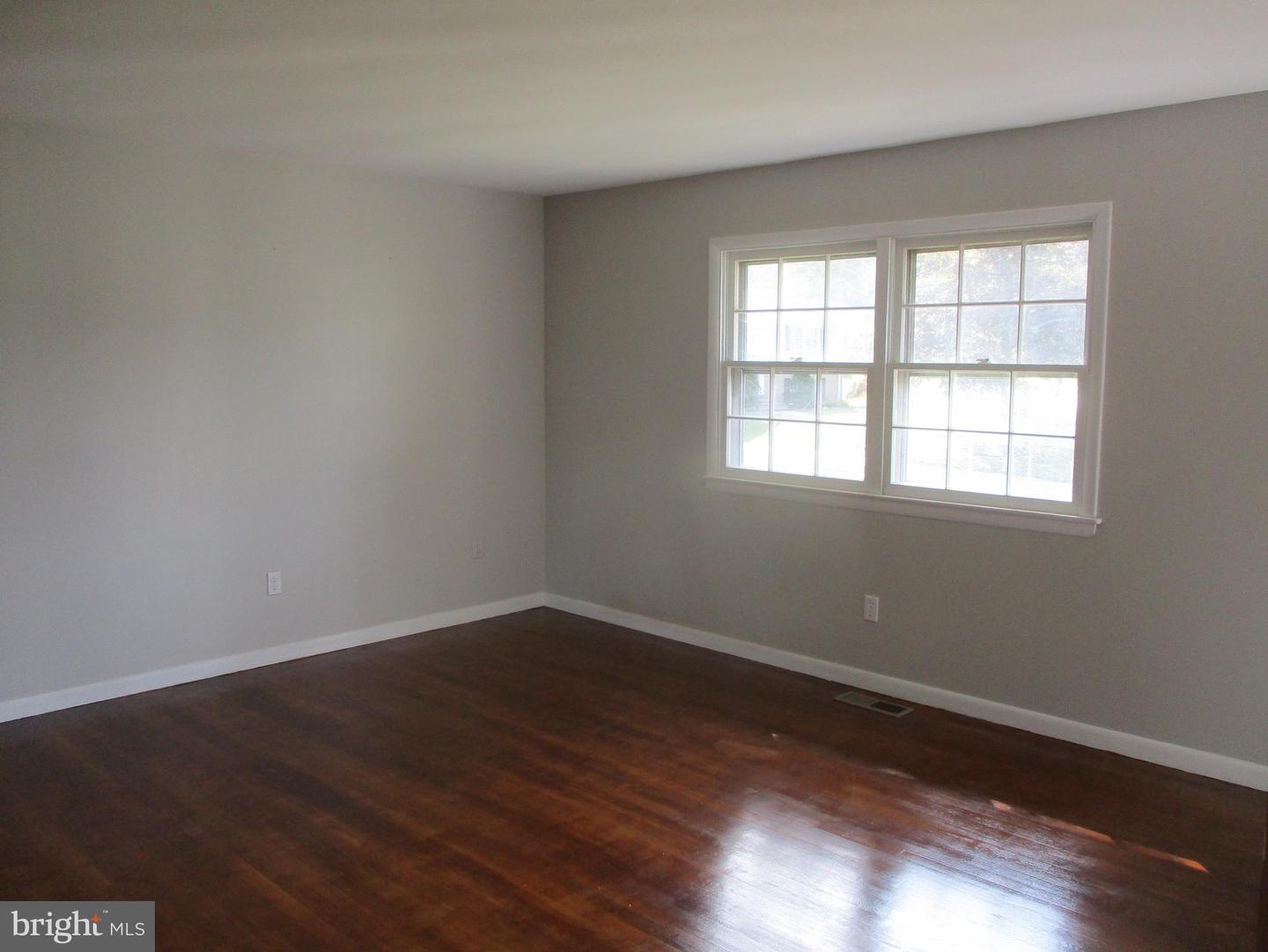1605 Samantha Dr Property Photo 3