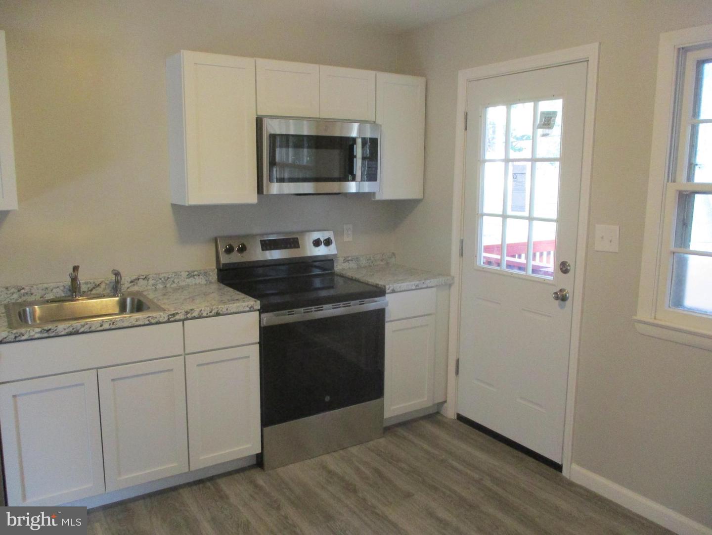 1605 Samantha Dr Property Photo 4