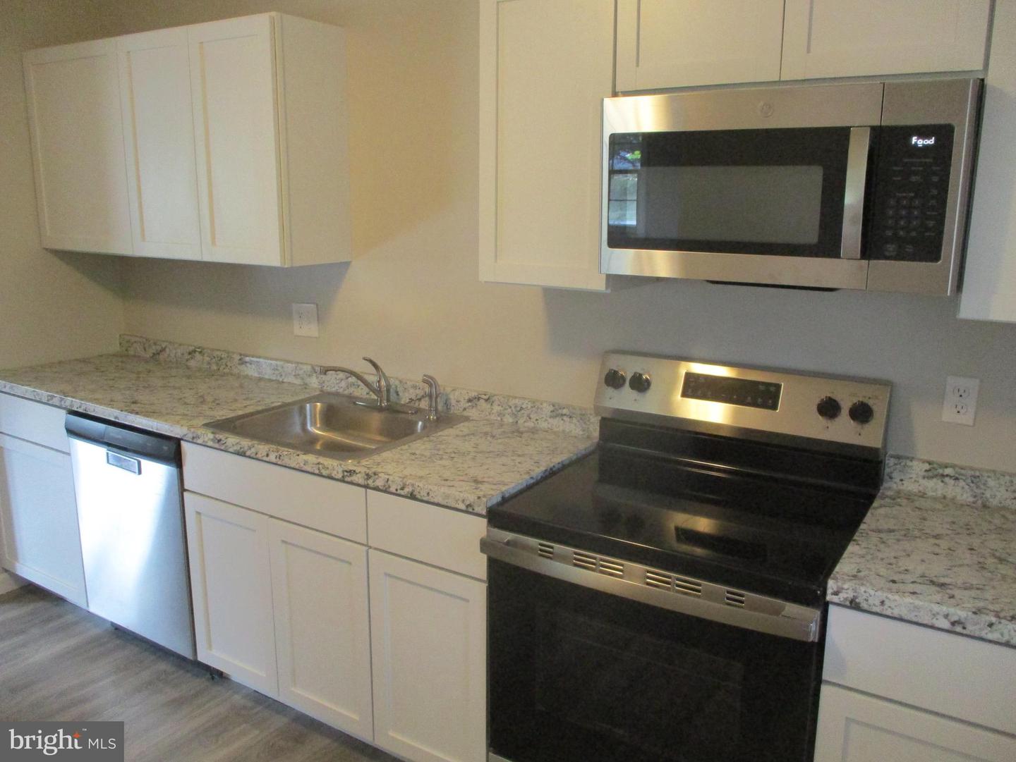 1605 Samantha Dr Property Photo 6