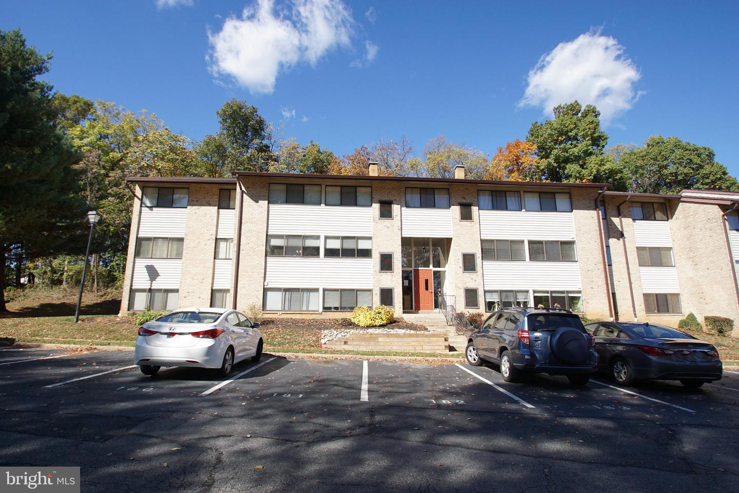 140-H ROYAL OAK DR #H Property Photo 1