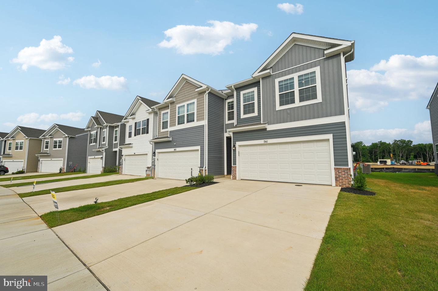683 Beadilly Way Property Photo