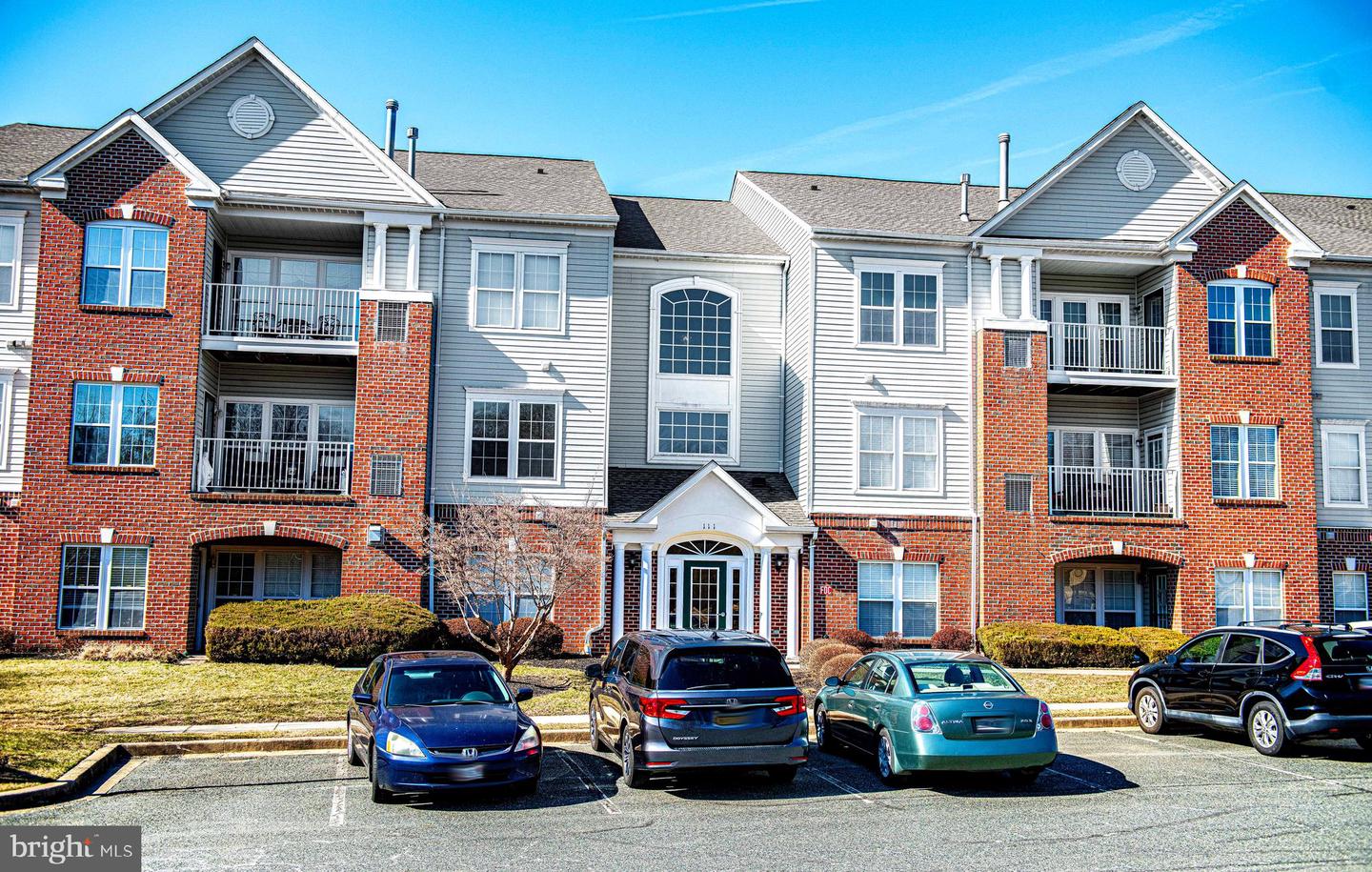 111-d Sunshine Ct #d Property Photo