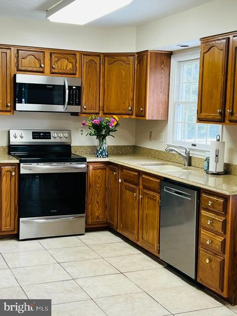358 Ambleside Ct Property Photo 5