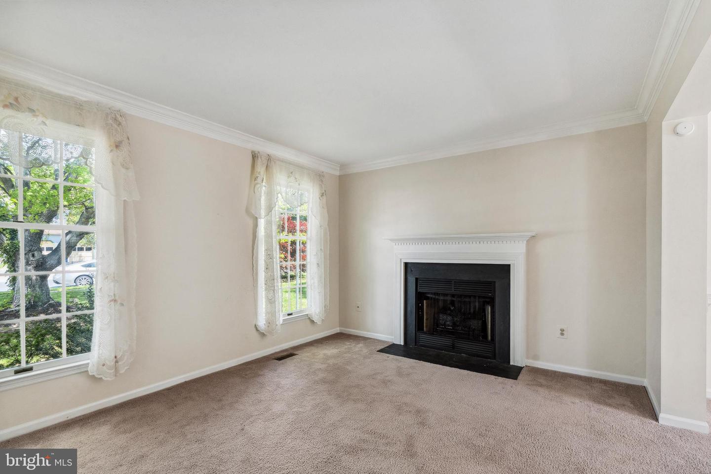 358 Ambleside Ct Property Photo 7