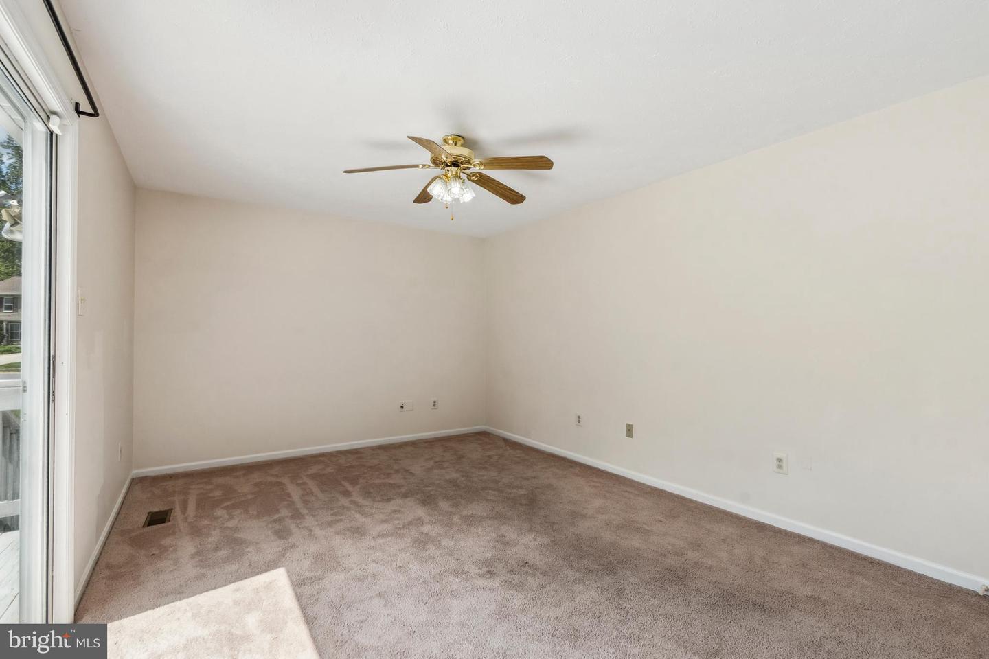 358 Ambleside Ct Property Photo 9