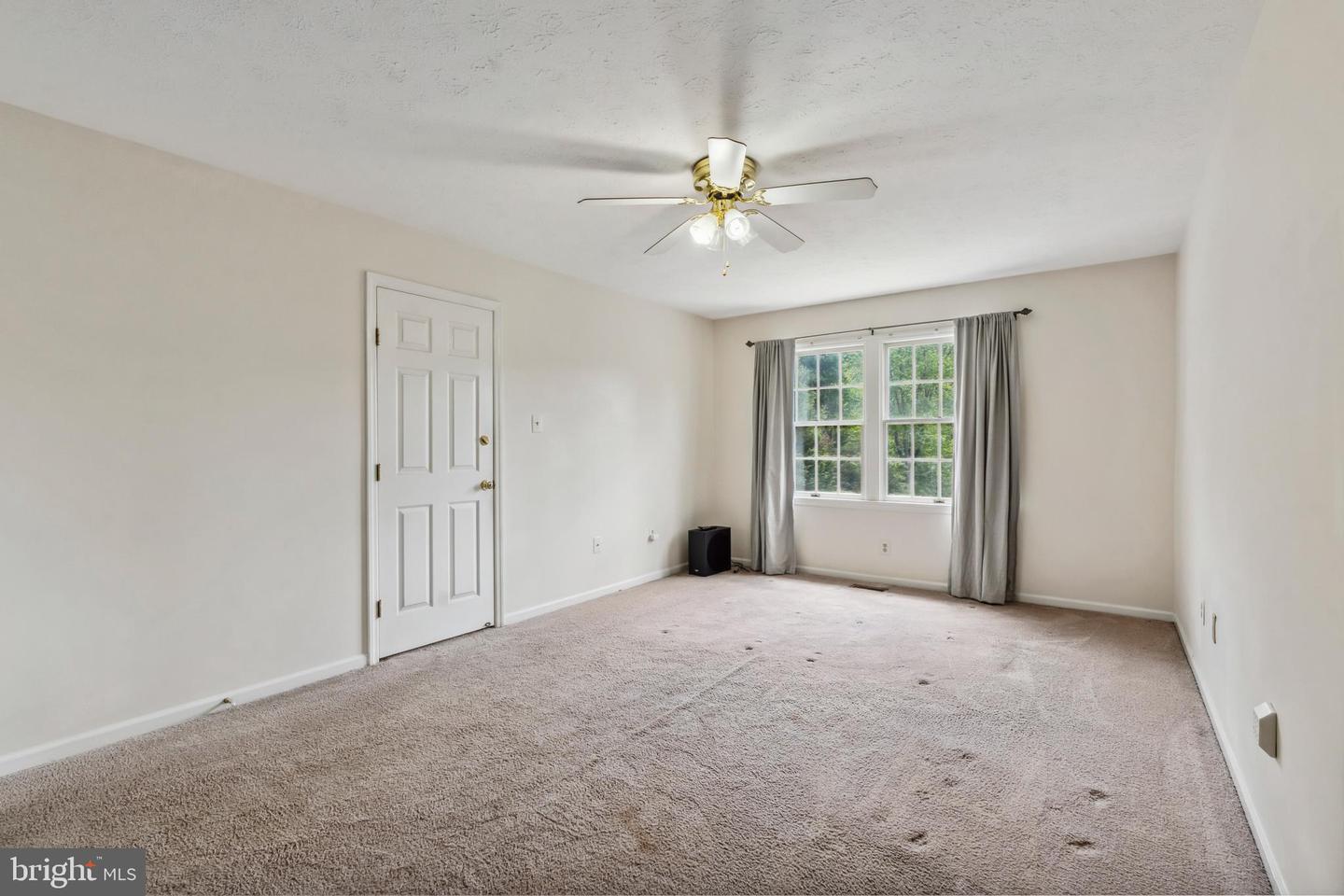 358 Ambleside Ct Property Photo 13