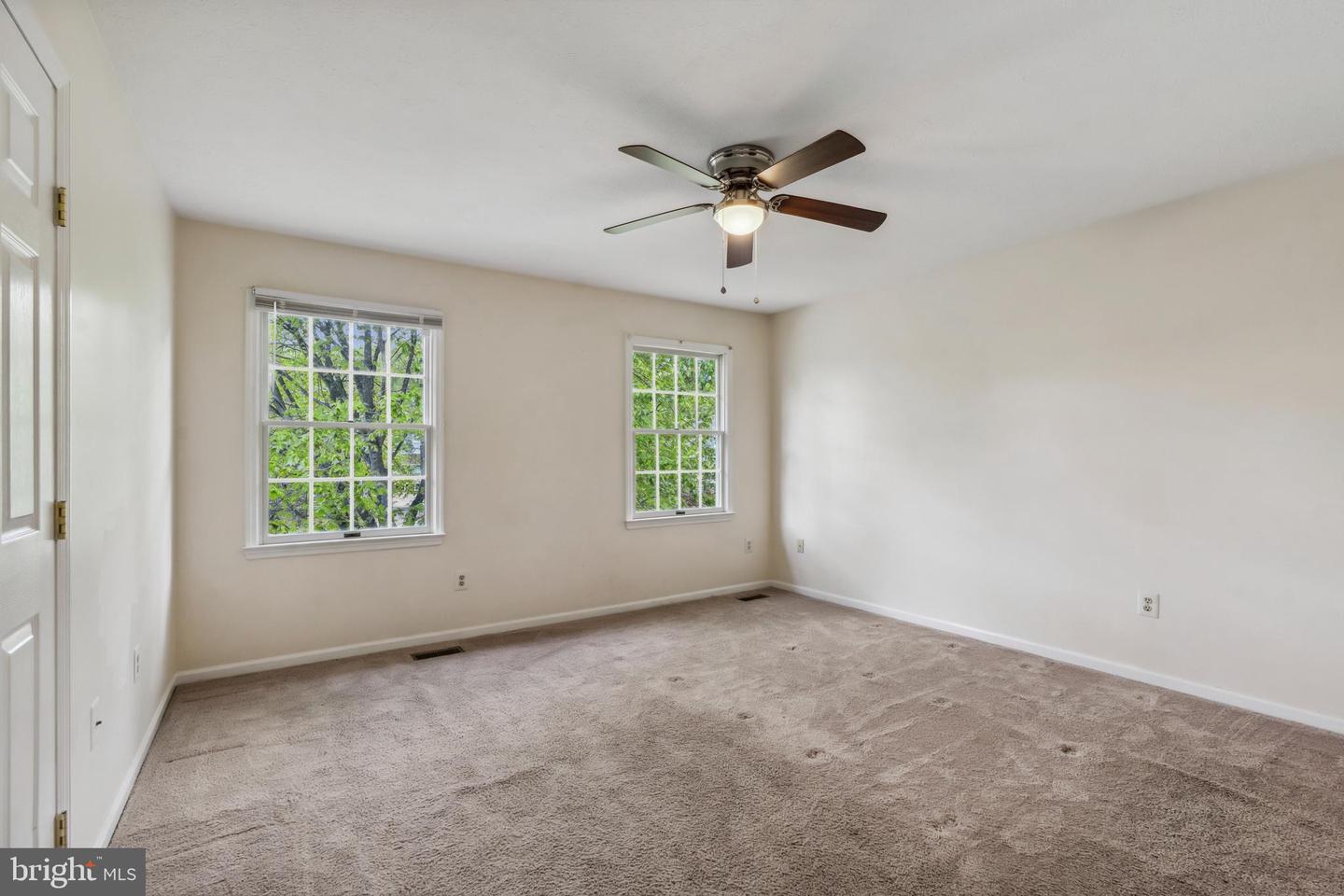 358 Ambleside Ct Property Photo 16